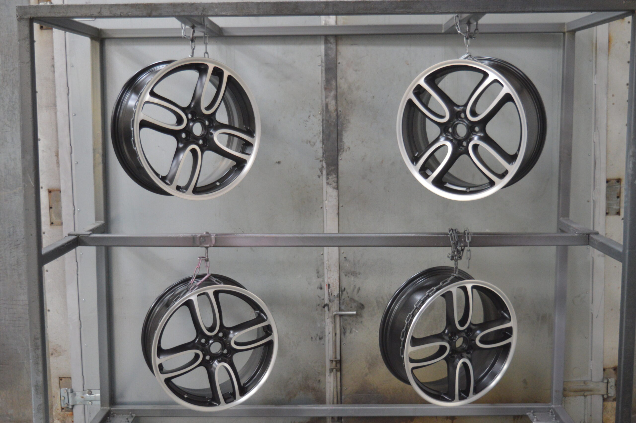 Diamond cut alloy wheel refurbishment leeds